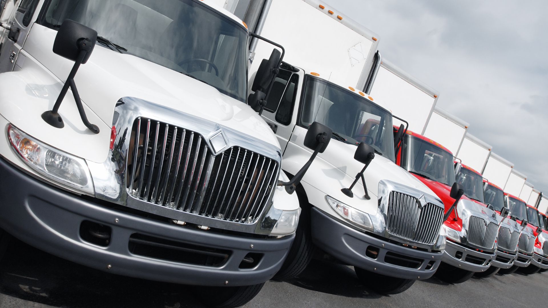 m24135-The-Benefits-of-Working-With-a-Fleet-Manager-Featured-Image-63518a5174014